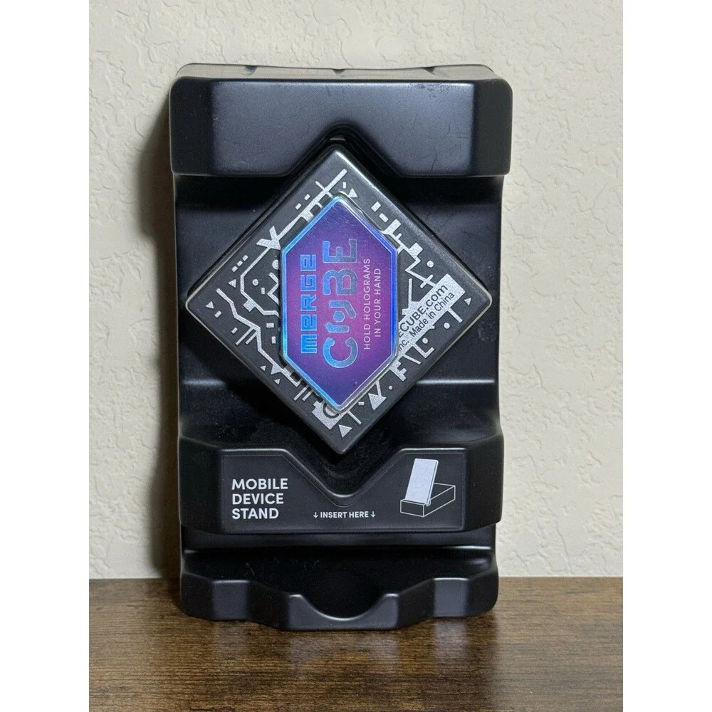 Merge Cube - Augmented Reality Hands-on Tool